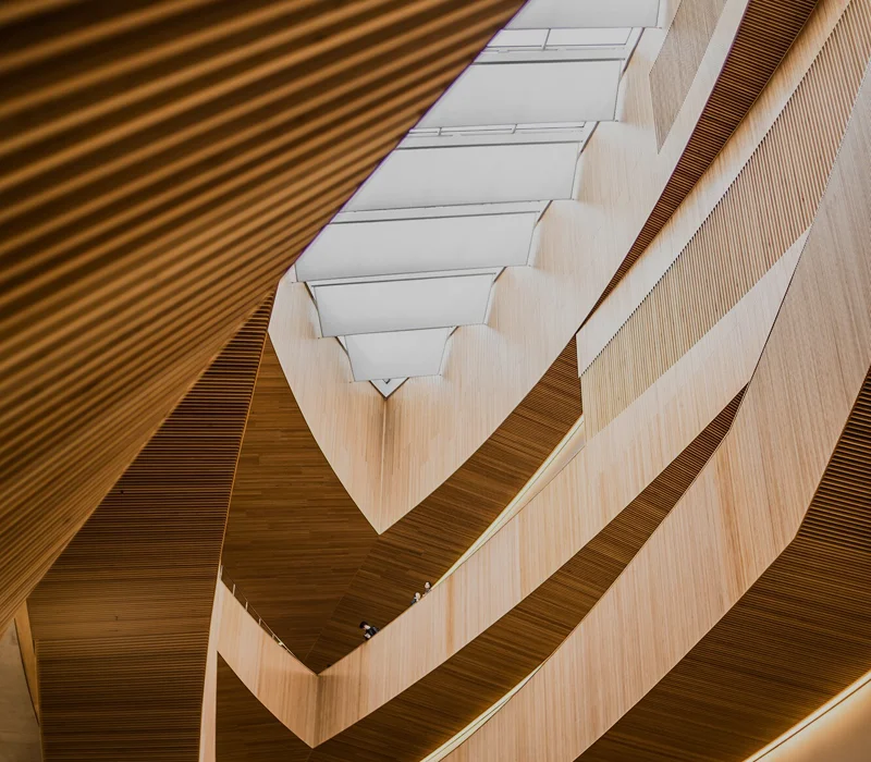 Foto abstrata de uma construção moderna em tom bege